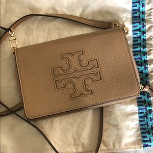 Tory Burch Logo Crossbody/ Wallet On Chain